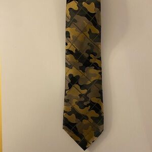 Camouflage Patterned Tie
